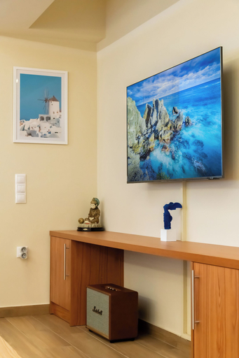 Interior 4, Lush 3-bed - Parking - 500Mbps - Riviera, Attica
