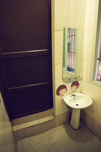 Bathroom 5, Yiju Apartment, Xiamen