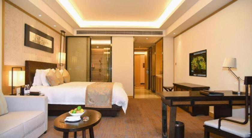 Bedroom 2, Grand Land Kande Hotel, Shennongjia