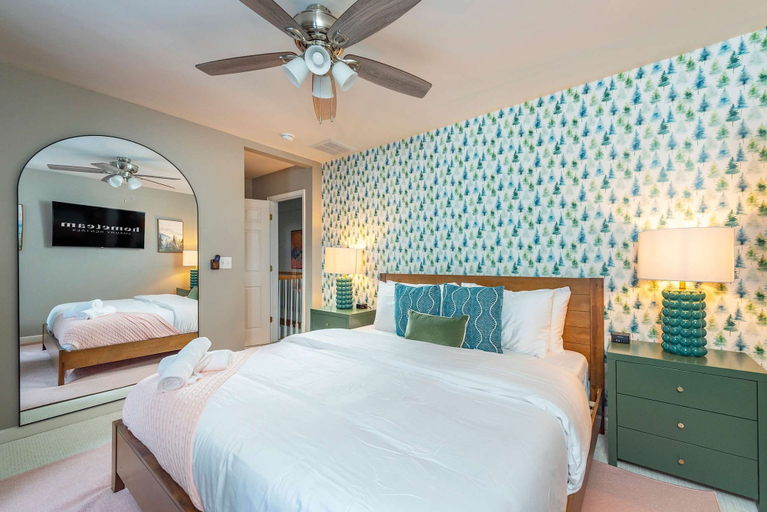 Room 4, Mountain Retreat - Sauna - Hot Tub - Fire Pit, Buncombe