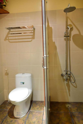 Bathroom 3, Tribal Hills Mountain Resort, Puerto Galera