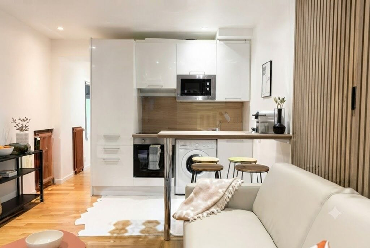 Interior 3, celine 16, Paris