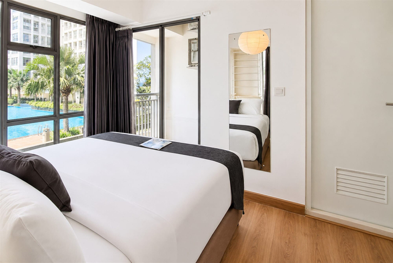 Room 5, Warm 1Br With Pool View At Apartment M-Town Residence, Tangerang