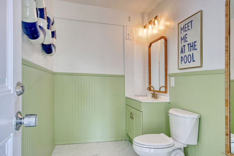 Room 3, Golf Sim Theater Games Walk to Beach Sleeps 28, Horry