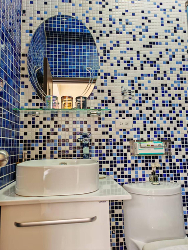 Bathroom 3, Ferry Bow, Kinmen