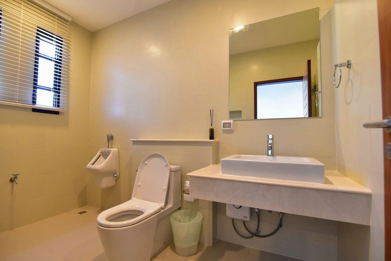 Bathroom 3, Monlada Khaoyai, Pak Chong