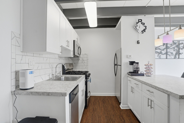 Private kitchen 3, Quiet Flat Near Philly - Full Chef's Kitchen 1 Bedroom Apts, Delaware