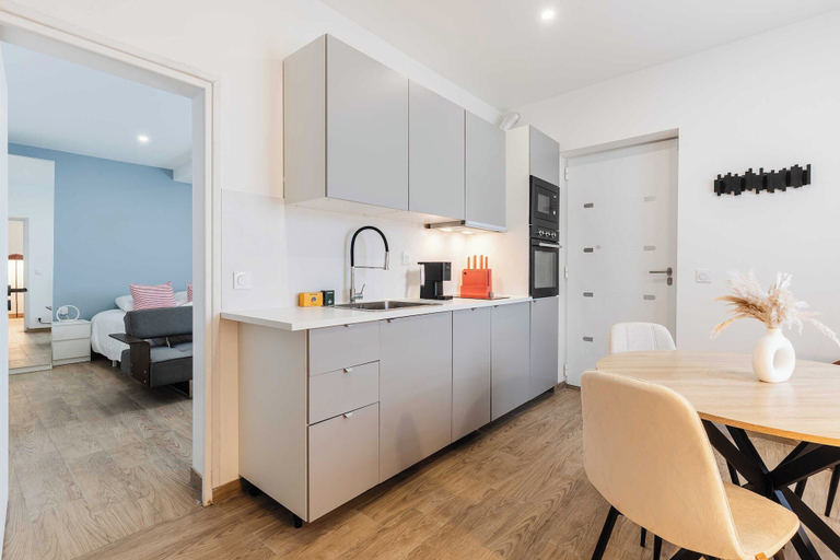 Dining 2, Spacious Studio 2P - Benerville, Calvados