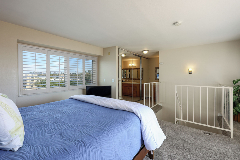 Room 4, Waves & Wonders, San Diego