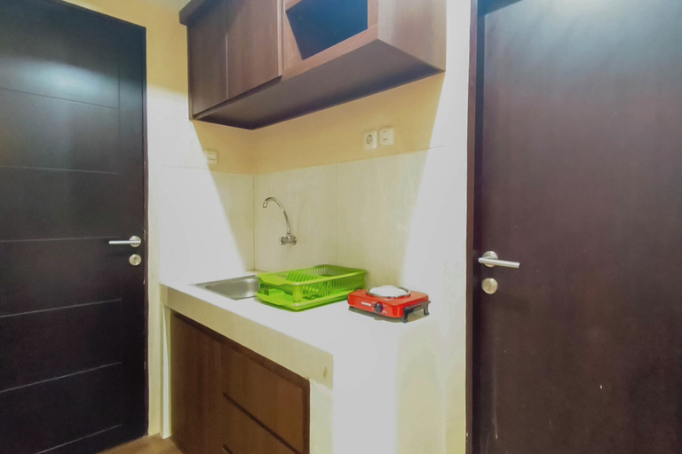 Private kitchen 2, Bright Woody Vibes Studio Room At Suncity Residence Apartment, Sidoarjo