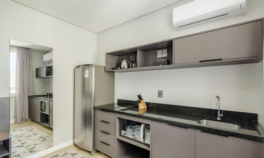 Private kitchen, Apt in Historic Ctr in Bldg w/ Pool Tco1005, Porto Alegre