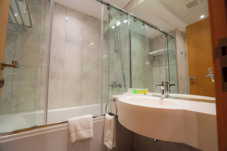 Bathroom 3, Nawazi Tower Hotel, Makkah