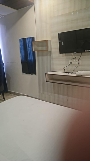 Room 3, Trist Hotel, Sahibzada Ajit Singh Nagar