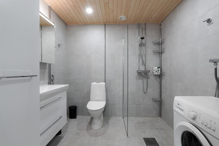 Bathroom 3, Mall of Tripla apartments by Come in, Uusimaa