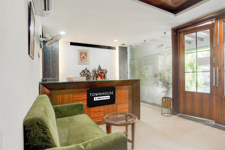 Lobby 2, Super Townhouse by Zirakpur Bus Stand, Sahibzada Ajit Singh Nagar