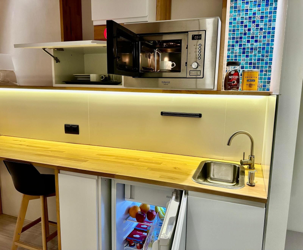 Private kitchen 4, Far Home Suites, Madrid