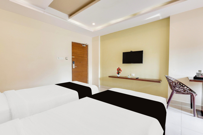 Room 3, Townhouse Dwarka Nagar Near Ramatalkies, Visakhapatnam