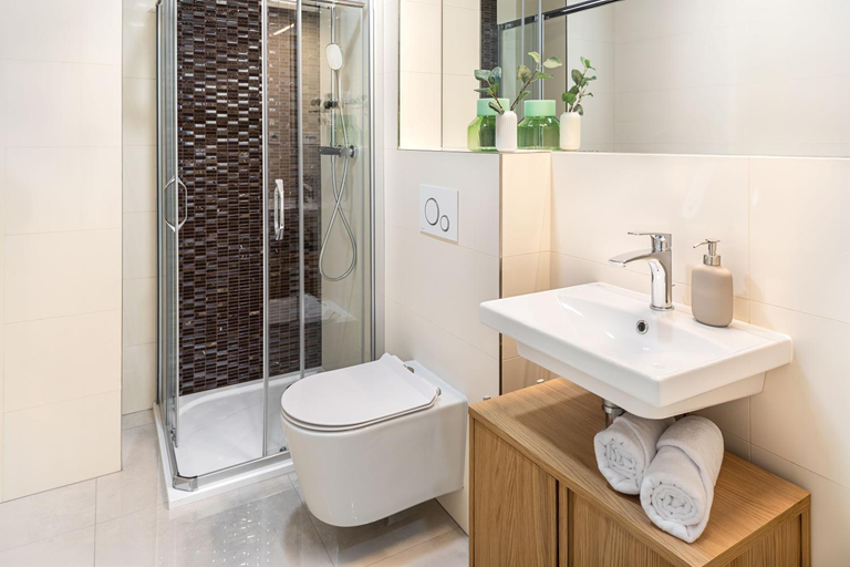 Bathroom 3, TurnKey I Republic Square Apartments, Praha 7