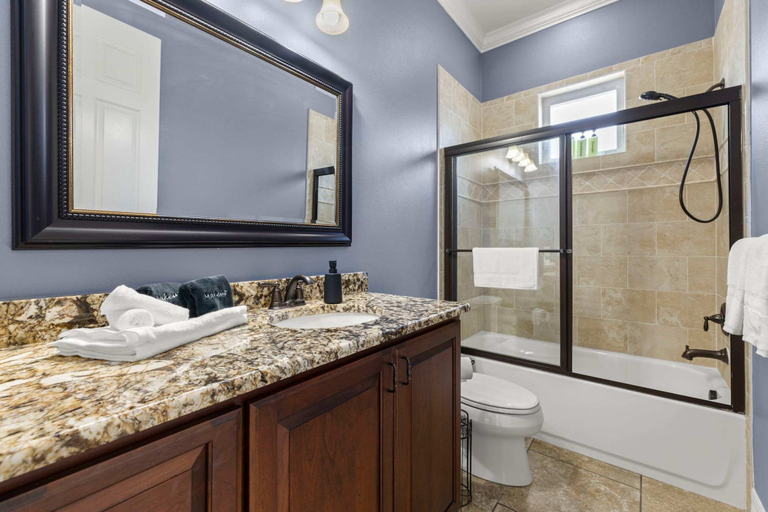 Room 5, Beachfront Villa Heated Pool Spa Pool Table, Pinellas