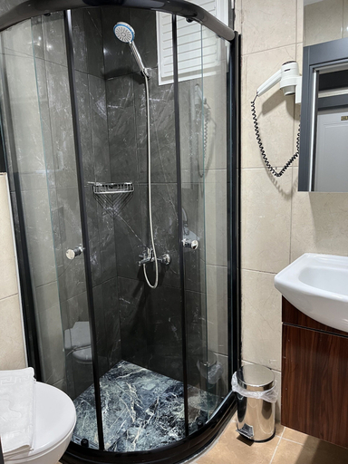 Bathroom 4, New Room Hotel, Fatih