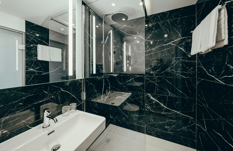 Bathroom 4, Leonardo Hotel Köln, Köln