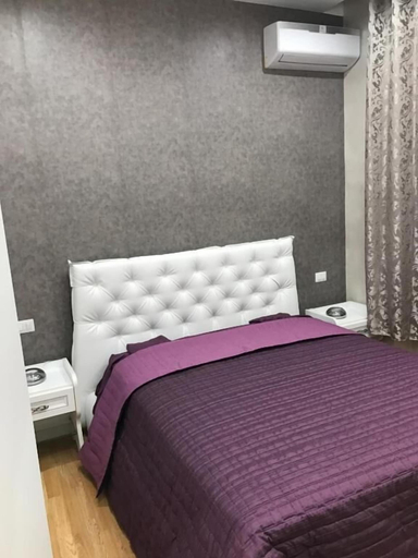 Bedroom 2, Donna Margharet, Crotone