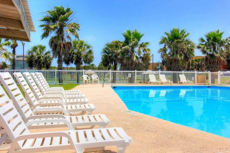 Room 2, Island Oasis- Beach Access Pools Volleyball, Nueces