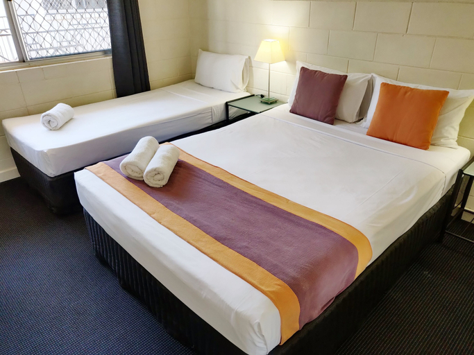 Bedroom 2, Coconut Grove Holiday Apartments, Coconut Grove