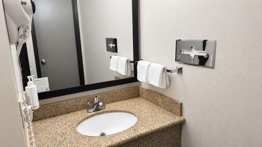 Bathroom 4, Days Inn by Wyndham Rio Rancho, Sandoval