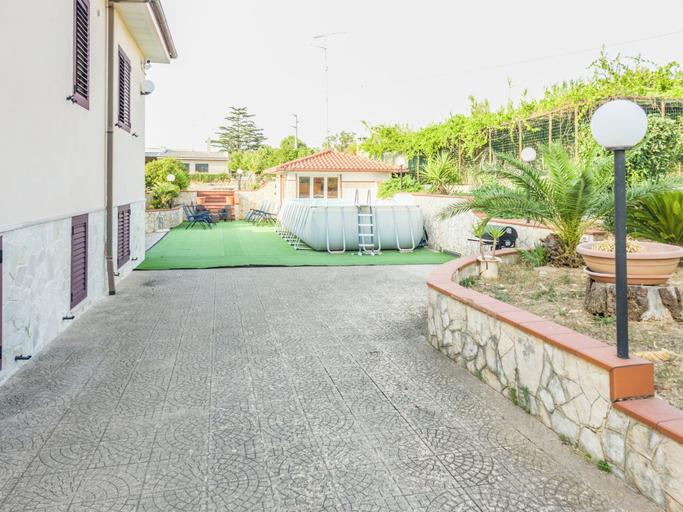 Property grounds 3, EmyHouse54 - Villetta con piscina, Taranto