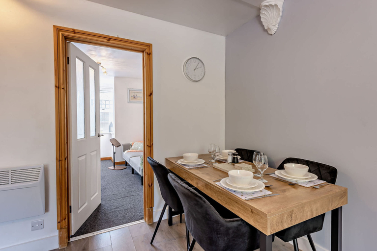 Room 5, Host Stay The Coach House, West Sussex