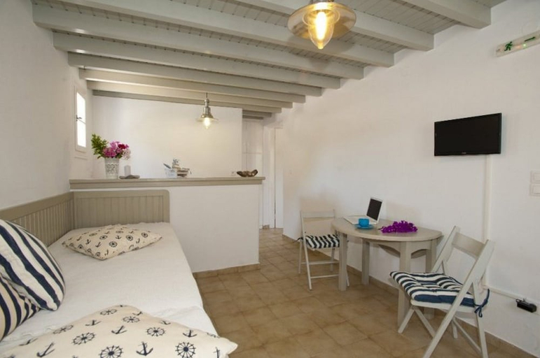 Bedroom 2, Gryparis Club Apartments, South Aegean