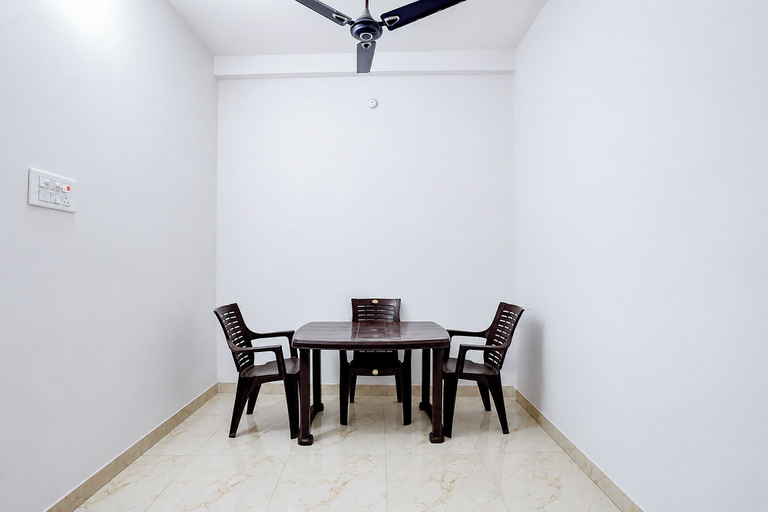 Lobby 2, Fabhotel National Banaras Inn, Varanasi