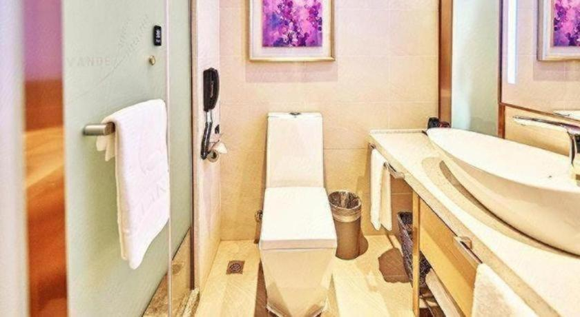 Bathroom 3, Lavande Hotel·Changchun People's Square, Changchun