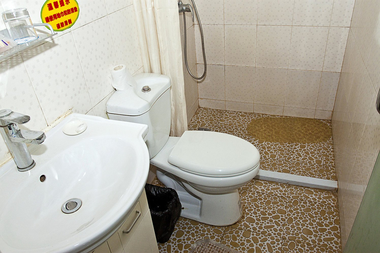 Bathroom 3, Shell Hotel Shanghai Baoshan Jinqiu Road Shanghai University Metro Station, Shanghai