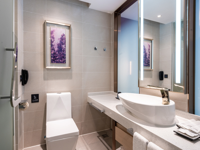 Bathroom 4, Lavande Hotel Zunyi Times Tianjie, Zunyi