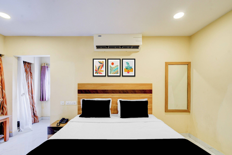 Room 2, Collection O Victoria Memorial Metro, Ranga Reddy