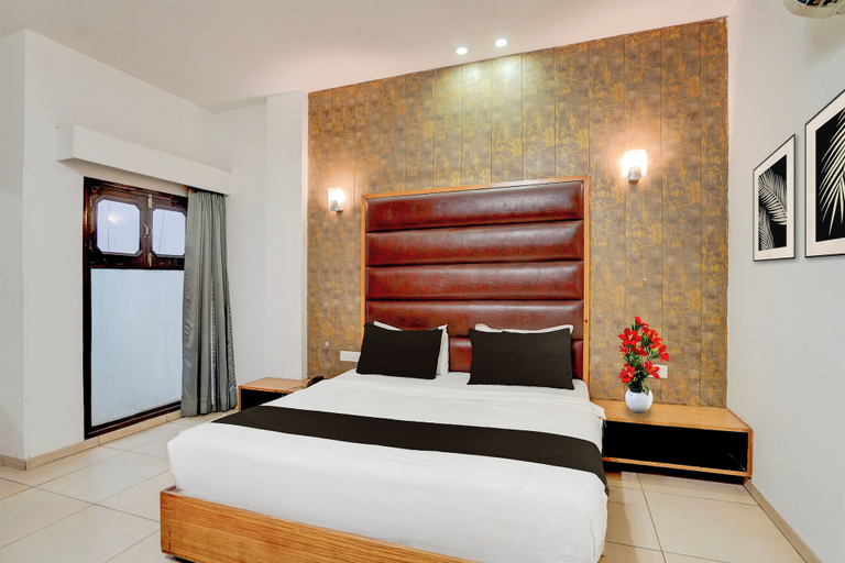 Room 4, Super Townhouse by Zirakpur Bus Stand, Sahibzada Ajit Singh Nagar