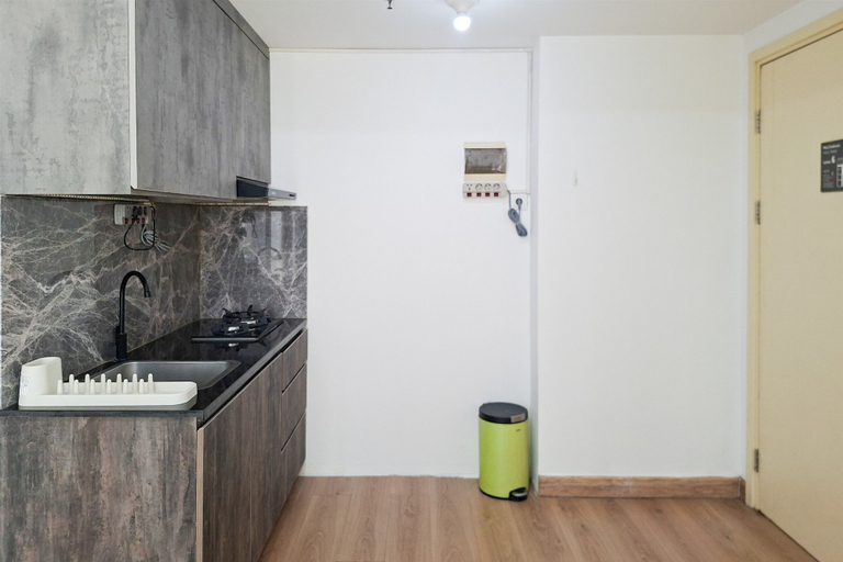 Private kitchen 2, Warm 1Br With Pool View At Apartment M-Town Residence, Tangerang