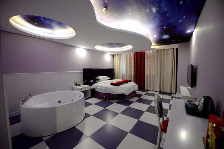 Bathroom 3, Jiulong Hotel (Linxiang No.1 Middle School Pedestrian Street), Yueyang