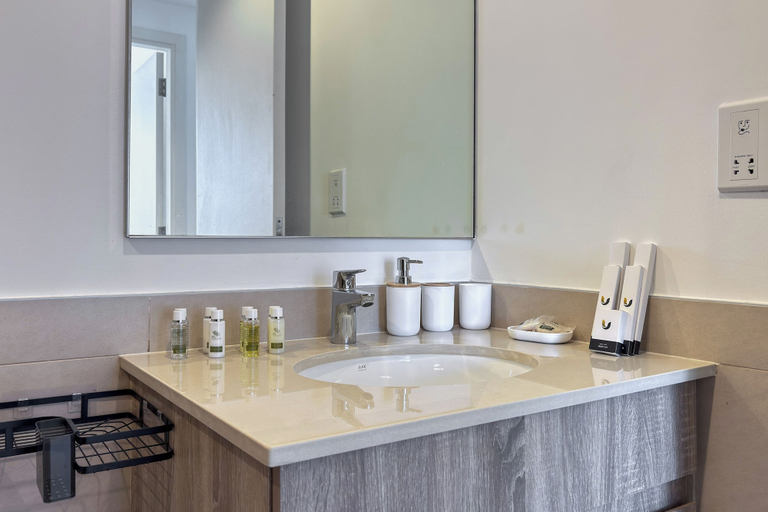 Bathroom, UNA Apartments - Town Square Dubai, Dubai