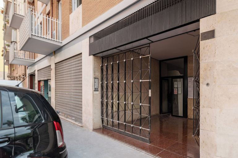 Front of property, Stylish Balcony Flats by the Vatican, Roma