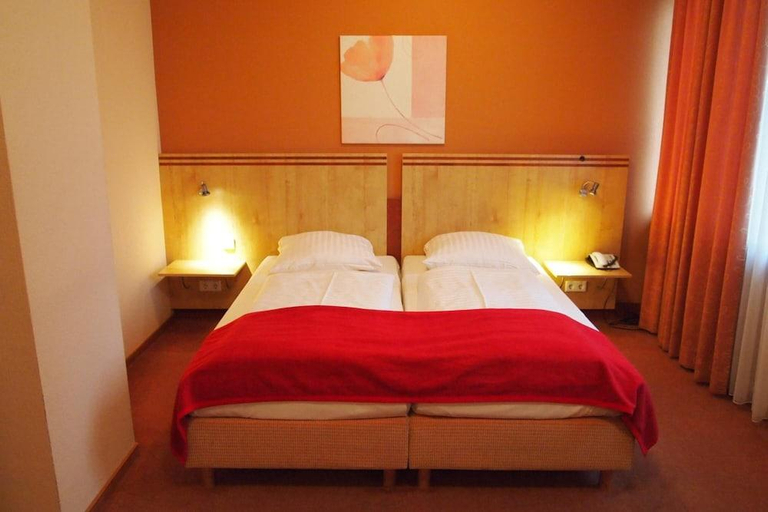 Bedroom 3, Hotel Imperial, Hamburg
