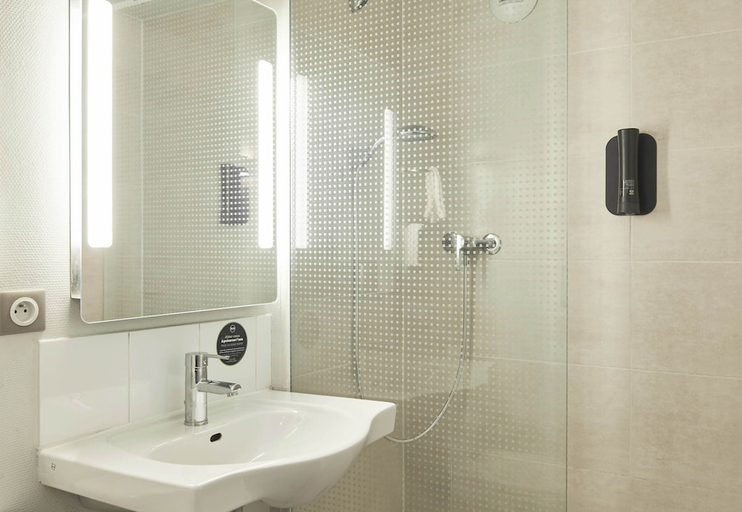 Bathroom 4, B&B HOTEL La Queue En Brie, Val-de-Marne
