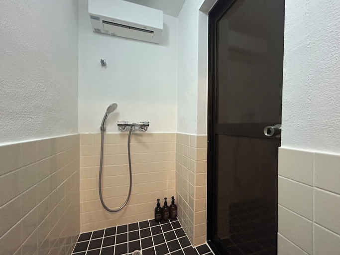 Bathroom 3, Hakugetsu, Nara