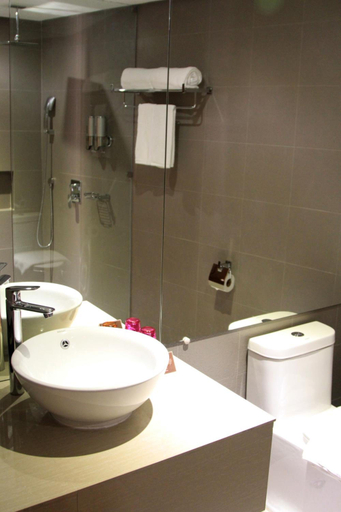 Bathroom, The Oriental Bataan, Mariveles