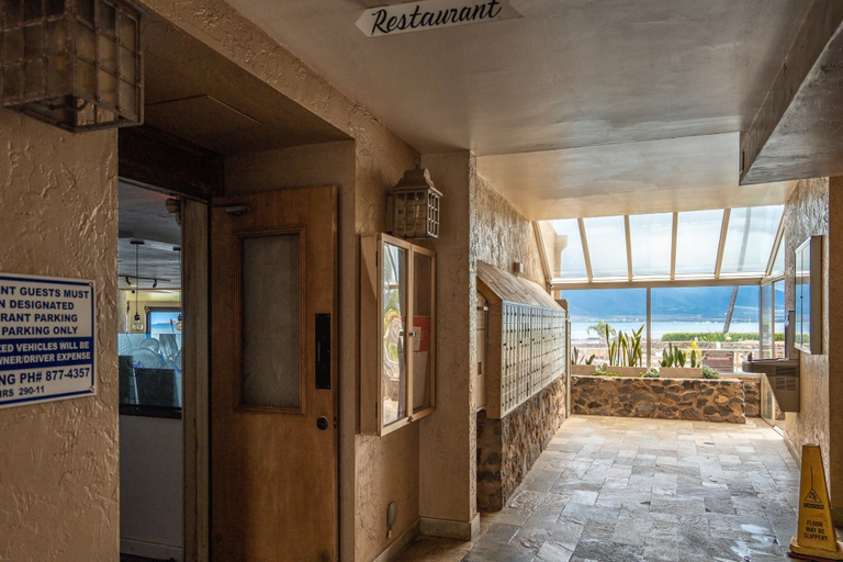 Interior 4, Menehune Shores, #206 2 Bedroom Condo, Maui