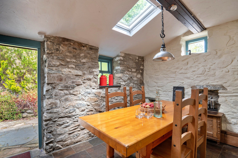 Dining 5, Cottage in Snowdonia National Park, Gwynedd