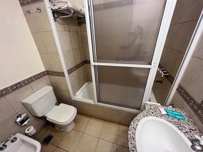 Bathroom, Maitei Posadas Hotel & Resort, Capital