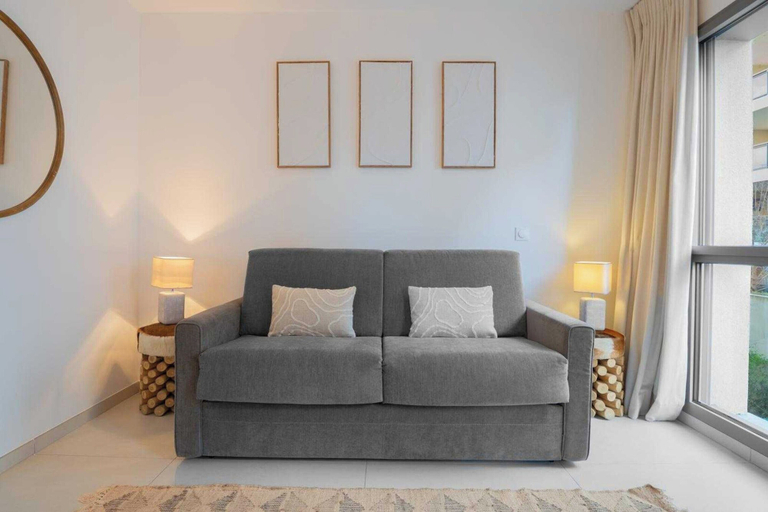Living area 5, Spacious Studio a/c 2P - Place des Lices, Var